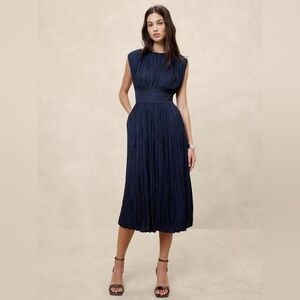 Banana Republic- Blue Dot Pleated Midi Dress